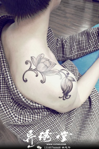 肩花纹身 黑白纹身 小图纹身